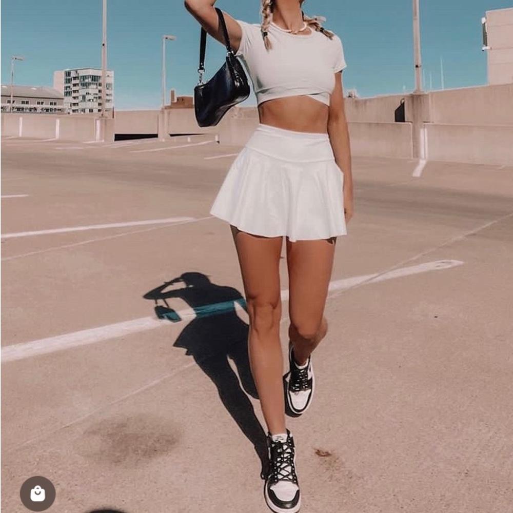 Halara Everyday Skirt Marvelous with shorts underneath w pockets